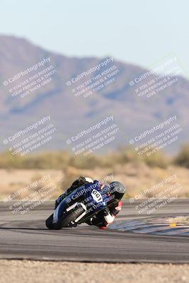 media/Dec-07-2025-CVMA (Sun) [[3e7d2de5dc]]/Race 16-Formula Middleweight/